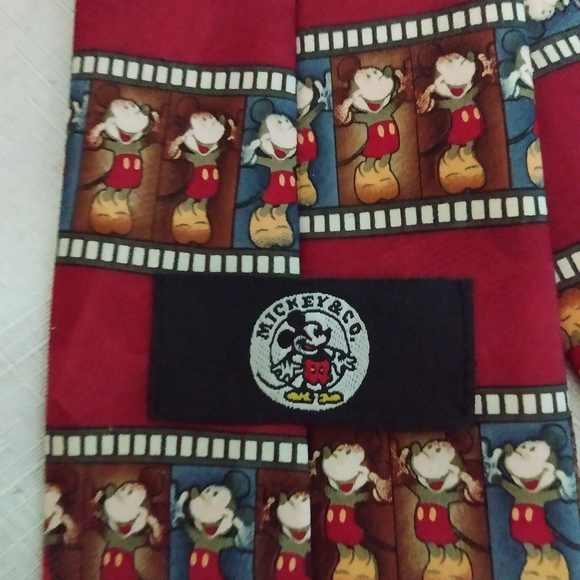 Vintage Mickey & Co Disney Mickey Mouse Film Themed Necktie 100% Polyester Tie - Picture 6 of 8